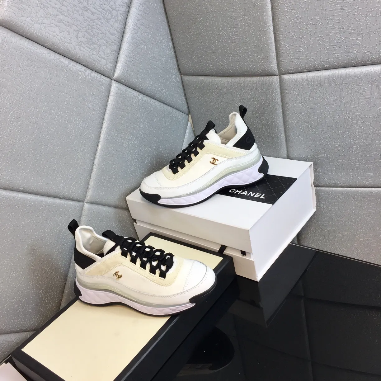 👟👟Ex-factory price 480👟👟 Women's shoes, women's clothing, sizes: 35-45 in stock, welcome to see the board for tasting details. Chanel Chanel Couple Style Xiaoxiang Casual Sports Shoes Dad Shoes Couple Style Counter original version 1:1, each color is accurately matched and internally marked. Black and gold logo. Fabric: Silk cowhide/Imported sheep tendon Outsole: T👟👟Ex-factory price U outsole/Transparent crystal bottom Comes with flip-top magnet box, complete package
